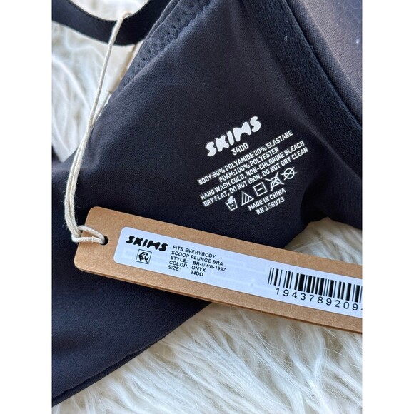 Skims Fits Everybody Plunge Bra Onyx Size 34DD - Picture 7 of 7